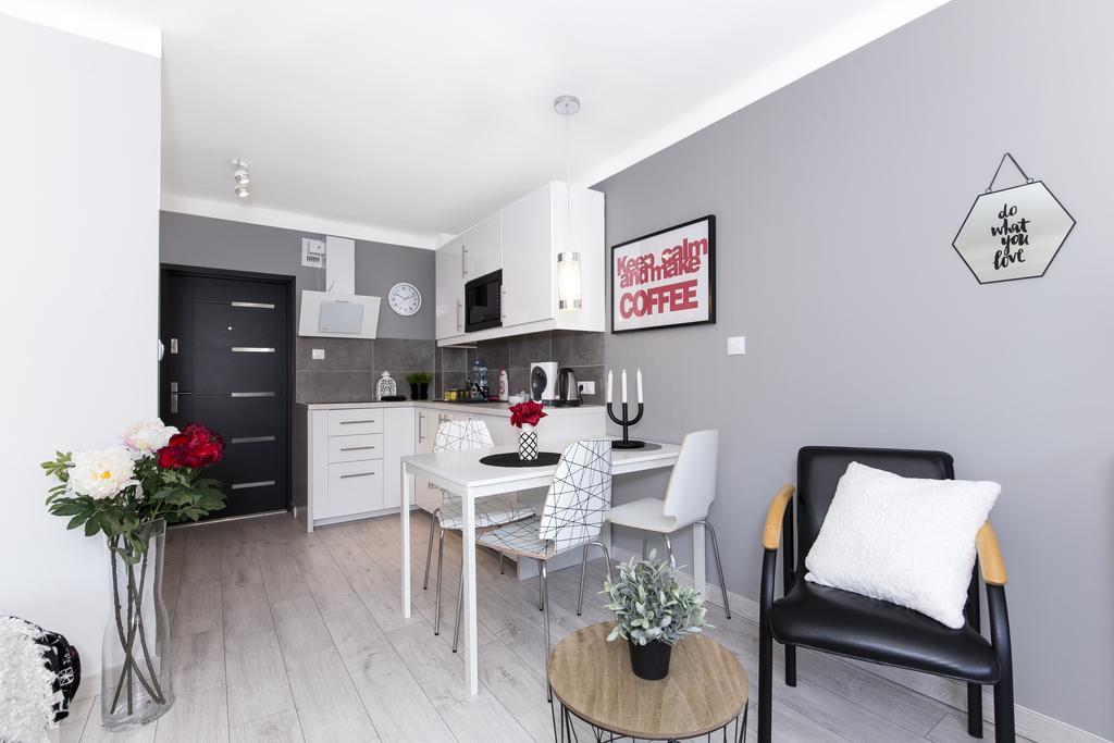 Warsawrent Hit Apartments ภายนอก รูปภาพ